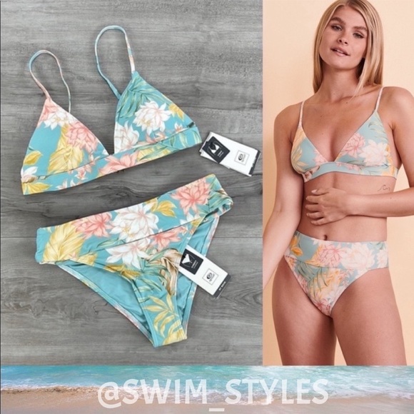 ☀️RIP CURL☀️ LA BONITA FIXED TRI
LA BONITA HI WAIST CHEEKY BIKINI SET - Picture 1 of 16